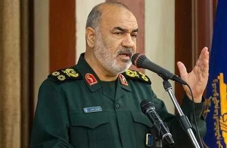 سرلشکر سلامی پرتاب موفق ماهواره &laquo;چمران &ndash; ۱&raquo; را تبریک گفت