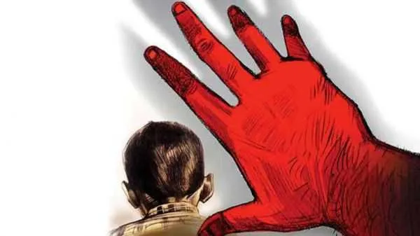 پایین آمدن سن بلوغ با شعار آزادی