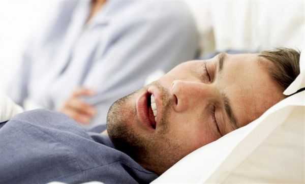 خوابیدن با دهان باز نشانه چه مشکلی است و چه عوارضی دارد؟