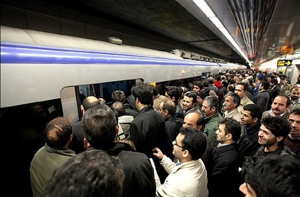 ورود مرد ناشناس به خط یک متروی تهران / ماجرا خودکشی بود؟