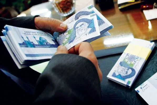 افزایش حقوق کارمندان ۱۴۰۵ | حقوق کارمندان در سال آینده چگونه تغییر می&zwnj;کند؟ جزئیات تازه منتشر شد / افشای مهم&zwnj;ترین تصمیمات جدید درباره حقوق کارکنان در سال آینده