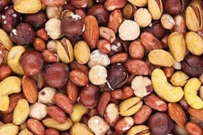 با این کارها ارزش غذایی آجیل را از بین می برید!