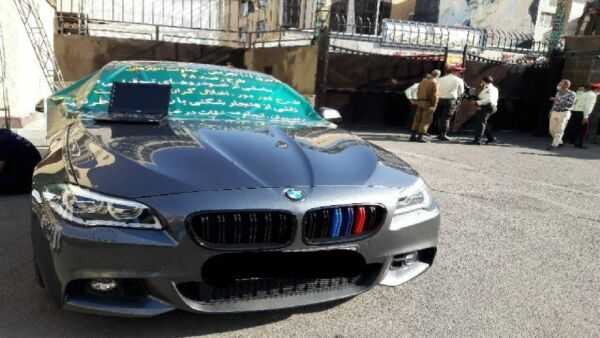توقیف خودروی لاکچری در بلوار اندرزگو توسط پلیس