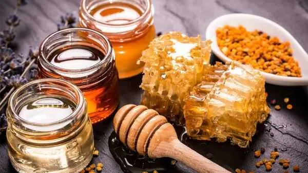 هرگز عسل را همراه این غذاها نخورید!