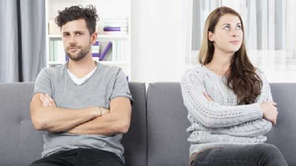 گس لایتینگ چیست؟ | گَس&zwnj; لایتینگ در چه روابطی دیده می&zwnj; شود؟ / گس&zwnj; لایترها در روابط انسانی چه کاری انجام می دهند؟ + ۱۰ تاکتیک رایج گس&zwnj; لایترها / سوء استفاده&zwnj; گری عاطفی با قدرت و کنترل احساسات