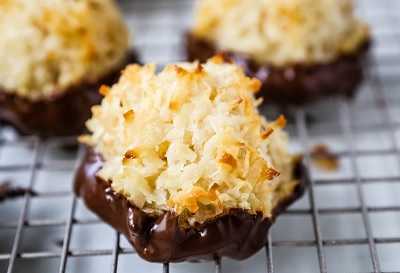 طرز تهیه شیرینی نارگیلی شیری بدون فر