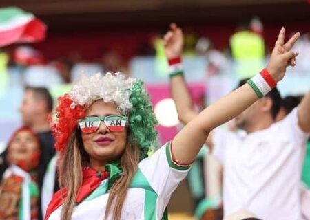 غوغای دختر زیبای ایرانی در جام جهانی قطر / تماشاگران کم آوردند! + فیلم