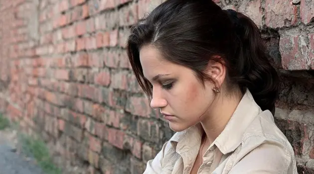 ۵ راه برای جلوگیری از کتک زدن خود / ۵ راه مهربانی با خویشتن  / ترفندهای طلایی برای رشد شخصی