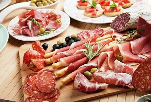 سبک زندگی | مدت زمان خوردن غذای شما باید در این تایم باشد / مضرات سریع غذا خوردن را اینجا بخوانید