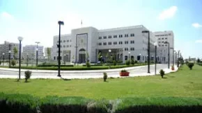 جالبه بدونید که افزایش حقوق کارمندان این کشور هم به تاخیر افتاد