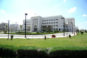 جالبه بدونید که افزایش حقوق کارمندان این کشور هم به تاخیر افتاد