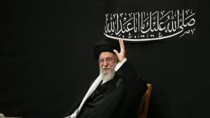 تصویر لحظه شهادت امام خمینی (ره) برای اولین بار / حقیقت تکان&zwnj;دهنده از آخرین لحظات حیات بنیان&zwnj;گذار انقلاب / فیلم اختصاصی از مراسم تشییع پیکر امام خمینی