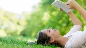 ۸ ویژگی شخصیتی منحصربه‌فرد افرادی که کتاب چاپی را به نسخه دیجیتال ترجیح می‌دهند