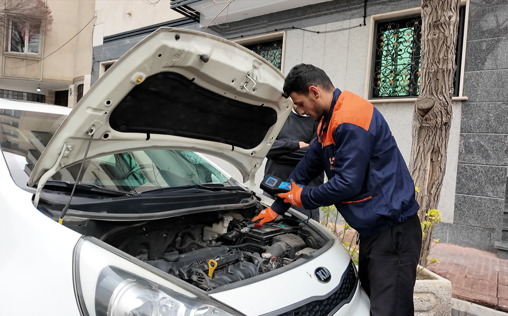 تست باتری توسط مولتی متر