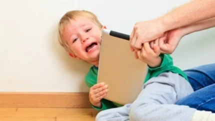کودکانی که قوانین رو زیر پا می&zwnj; گذارند: دلیلش چیه و چطور رفتار کنیم؟