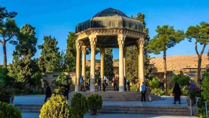 فال حافظ ۱۷ بهمن ۱۴۰۴: غزل وعده صلح؛ خبر خوشی همه معادلات را دگرگون می‌کند / حافظ بشارت داد: توبه کن، با یاران متحد شو و به وعده الهی اعتماد کن
