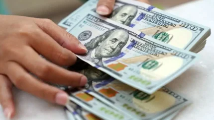 نقش تحولات سیاسی در نوسان قیمت دلار