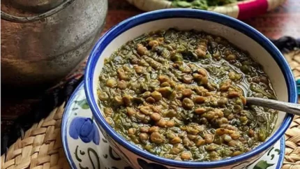 آموزش مرحله‌به‌مرحله طرز تهیه قلیه اسفناج خانگی؛ غذای سنتی، خوشمزه و مقوی / راز خوشمزگی قلیه اسفناج مجلسی با طعمی بی‌نظیر و خواص فوق‌العاده