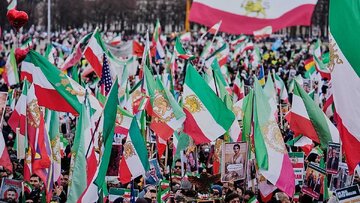 تعداد واقعی پهلوی‌چی‌ها در مونیخ همه را شگفت‌زده کرد / پشت پرده فعالیت پهلوی‌چی‌ها که کمتر کسی می‌داند / جزئیات و اسناد جدید از حضور جریان ضدانقلاب ایرانی