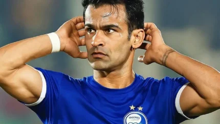 مبلغ قرارداد مهاجم پرسپولیس با استقلال لو رفت / جزئیات قرارداد جنجالی بین دو باشگاه / واکنش هواداران و تحلیل اثر انتقال بر ترکیب تیم‌ها
