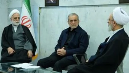 فوری/ تشکیل چهارمین جلسه شورای موقت رهبری با حضور پزشکیان/ تصمیمات مهم برای تامین کالا و دارو و تشکیل خبرگان / حمایت قاطع شورای موقت رهبری از نیروهای مسلح/ پزشکیان: برای انتخاب رهبر آینده برنامه‌ریزی می‌کنیم