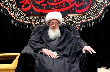 راز سجده بر تربت کربلا از دیدگاه آیت‌ الله وحید خراسانی | سجده بر تربت امام حسین(ع) تا زمین هفتم را نورانی می‌ کند/ این عمل سیره مستمر امام سجاد(ع) و زمینه‌ساز قرب الهی در نماز است