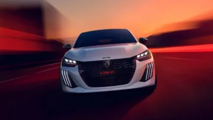 رونمایی از افسانه GTi در لباس برقی | پژو e-208 GTi با 281 اسب‌بخار و شتاب 5.5 ثانیه معادلات را تغییر داد / رقیب سرسخت آبارت و آلفا با قیمت 42,900 یورو؛ دیفرانسیل مکانیکی و رینگ‌های سوراخ‌دار نوستالژیک + عکس