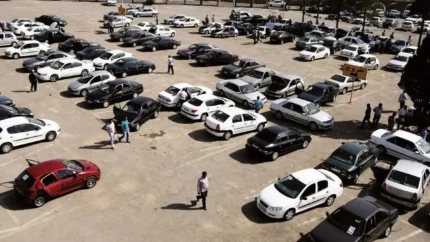 بازار خودرو در انتظار یک خبر سیاسی مثبت / بدون سیگنال جدید از مذاکرات، آرامش به بازار خودرو برنمی‌گردد؛ قیمت‌ها همچنان در مسیر نوسان هستند / آرامش بازار خودرو به اخبار سیاسی گره خورد؛ چرا بدون خبر مثبت، ثبات قیمت خودرو دور از دسترس است؟
