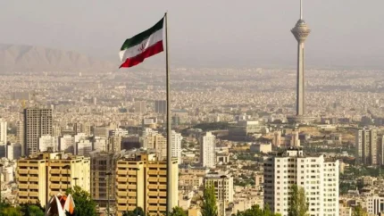 هشدار نارنجی هواشناسی تهران | وزش باد شدید و طوفان گرد و خاک از اواخر امروز تا پنجشنبه / دمای ۳۸ تا ۴۰ درجه؛ هشدار به شهروندان برای تردد در فضای باز