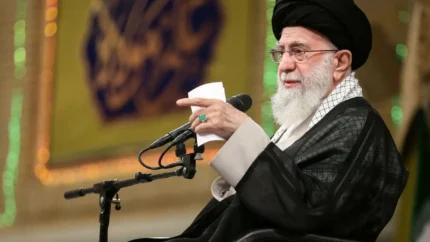مراسم وداع و تشییع رهبر شهید ۱۳ تا ۱۸ تیر ۱۴۰۵ | توزیع کارت&zwnj;های شناسایی ویژه زائران در نقاط پرازدحام / همراه داشتن اطلاعات هویتی و پزشکی برای تسریع خدمات امدادی + جزئیات محل&zwnj;های توزیع و توصیه&zwnj;های ایمنی