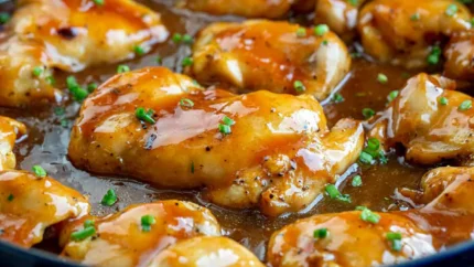 آشپزی و طعم‌ های جدید | طرز تهیه مرغ زردآلویی با طعمی جدید و خاص؛ ترکیب شیرینی زردآلو با ادویه‌های مجلسی / یک غذای مجلسی و خاص با سس زردآلو؛ طرز تهیه مرغ زردآلویی مرحله‌ به‌ مرحله برای یک شام شیک