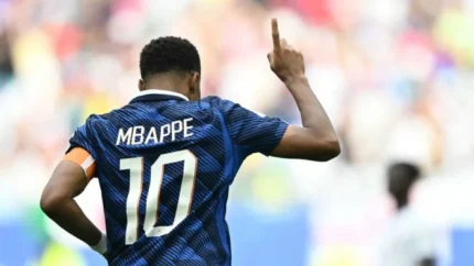 جام جهانی ۲۰۲۶ به پایان رسید؛ کفش طلای آقای گل به امباپه رسید / ستاره فرانسوی با درخشش در بزرگ‌ترین تورنمنت فوتبال جهان تاریخ‌ساز شد / امباپه برنده جایزه کفش طلای جام جهانی ۲۰۲۶ شد