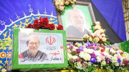 خبر فوری سیاسی | تکذیب ادعای ردیابی تلفنی شهید لاریجانی؛ فرزند شهید: فرضیه تماس و روز قدس قوی نیست / پاسخ خانواده به نماینده مجلس: مرتضی لاریجانی ماه‌ها گوشی همراه نداشت؛ منتظر گزارش رسمی نهادهای امنیتی بمانید