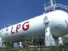 خبر فوری انرژی | LPG؛ سوخت پاک‌تر و ارزان‌تر از بنزین اما در بن‌بست زیرساخت‌ها؛ چرا خودروهای گازسوز جهان به ایران نرسیدند؟ / مزایای ۵۰ درصدی کپسول‌های آبی در برابر باک بنزین؛ تنها ۲۵۰ جایگاه سوخت برای ۱۰ میلیون خودروی دوگانه‌سوز