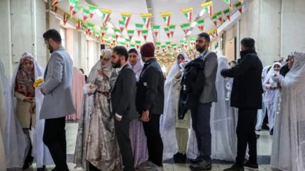 صف وام ازدواج از ۶۰۰ هزار نفر گذشت؛ فرزندآوری هم نیم میلیون متقاضی دارد! / چرا وام جوانان به دستشان نمی‌رسد؟ پشت پرده صف یک میلیون و ۱۰۰ هزار نفری بانک‌ها / وام ازدواج و فرزندآوری قفل شد؛ پول هست، اما گره کار کجاست؟