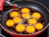 خبر فوری آشپزی | طرز تهیه صبحانه متفاوت با تخم مرغ و نوشابه / پنکیک پفکی با کوکاکولا و تخم مرغ آب پز رنگی با سس سویا و نوشابه / نکته مهم: مصرف نوشابه همراه با تخم مرغ به چربی سوزی بدن آسیب می زند