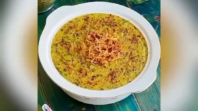 آش ماش با مواد اولیه‌ای ساده مانند ماش و برنج نیم‌دانه، یک آش خوش‌طعم، مقوی و پرخاطره است که به راحتی و در کمتر از یک ساعت آماده می‌شود. این آش که با پیاز داغ، نعنا و کشک تزیین می‌شود، یک وعده غذایی کامل و سالم برای تمام فصول سال محسوب می‌شود.